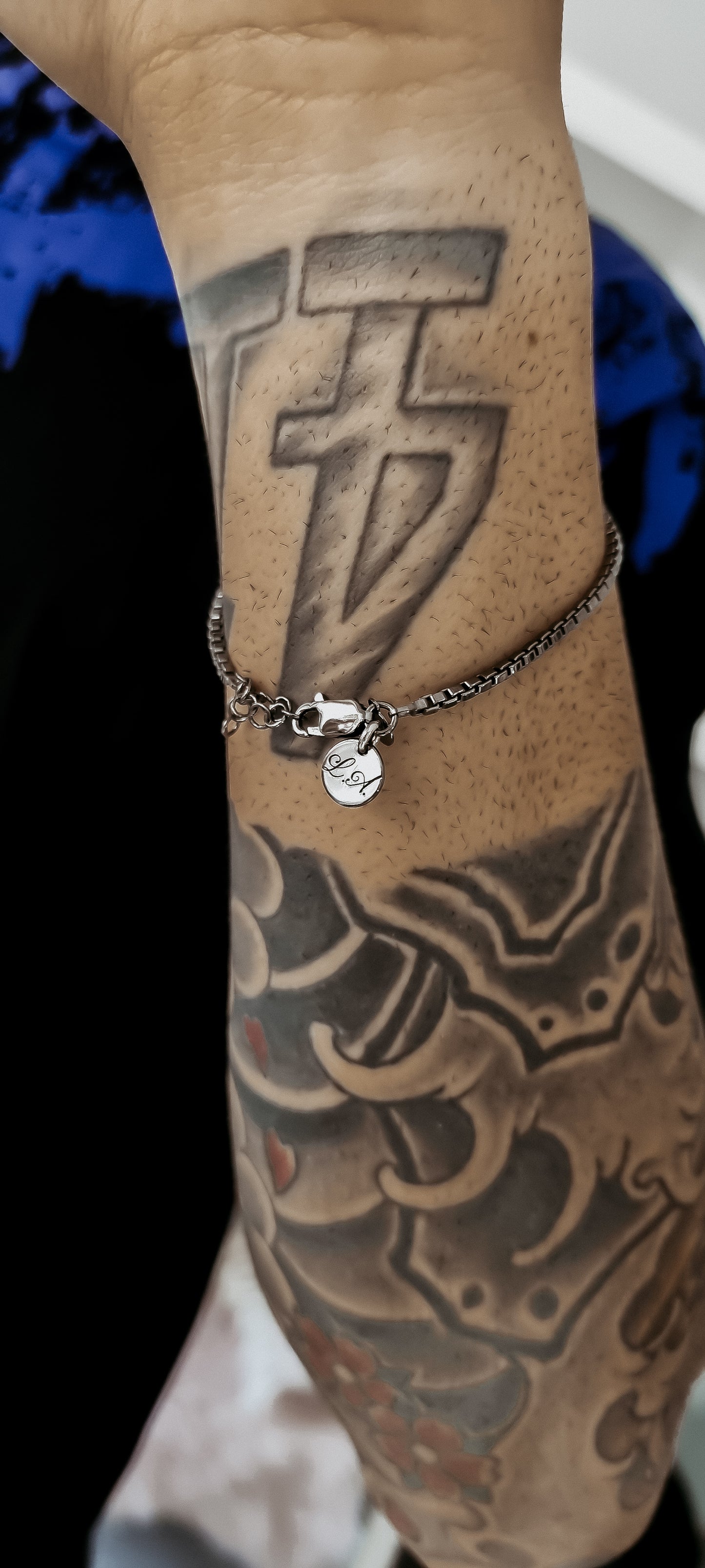 Bracciale filo spesso medaglia tonda